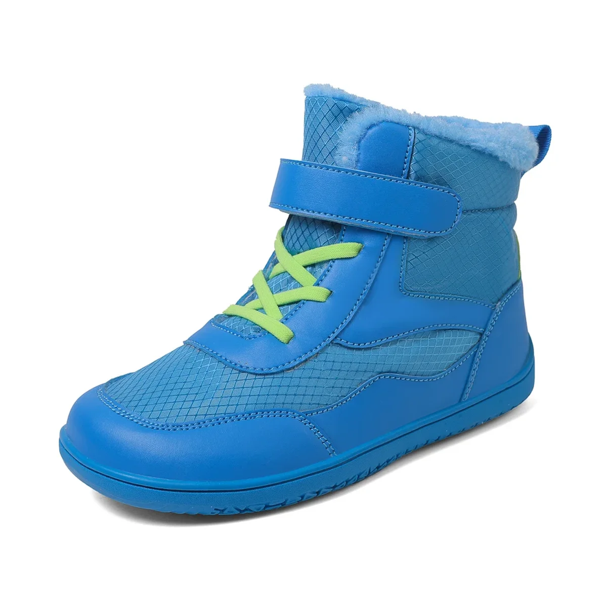 bottines garcon bleues fourrees a bout large sur fond blanc