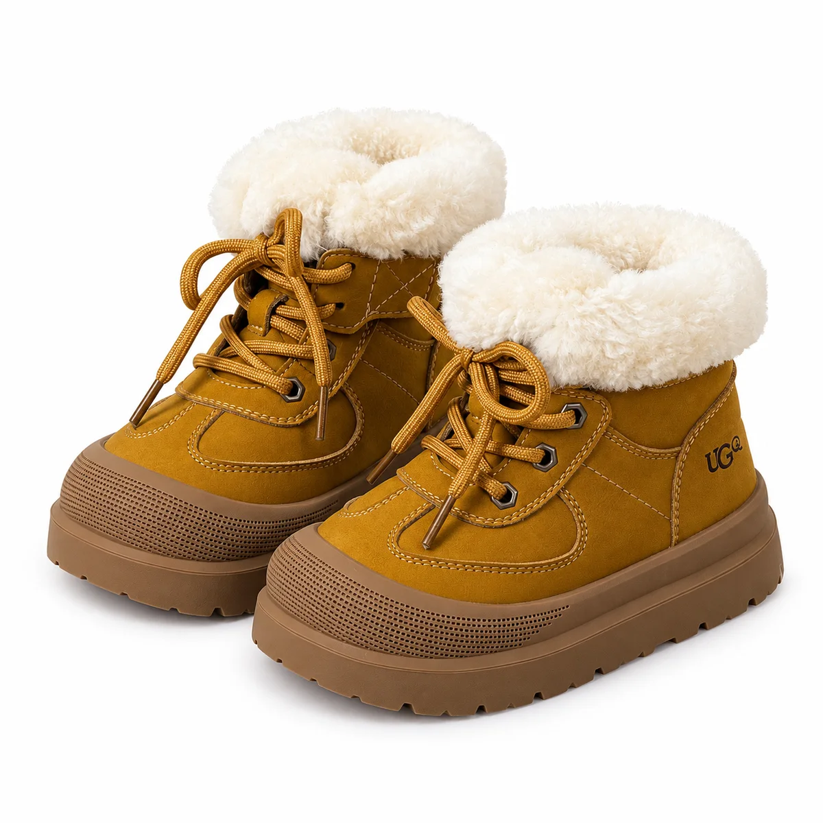 bottines garcon moutarde fourrees a lacets sur fond blanc