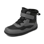 bottines garcon noires et grises fourrees a bout large sur fond blanc