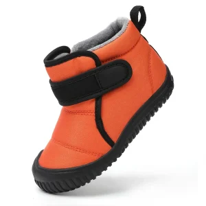 bottines garcon orange fourrees a scratch sur fond blanc