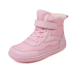bottines garcon roses fourrees a bout large sur fond blanc