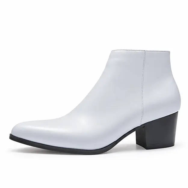 bottines homme blanches fourrees a talon et zip vue de profil sur fond blanc 45323