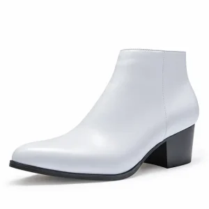 bottines homme blanches fourrees a talon et zip vue de trois quarts sur fond blanc 45323