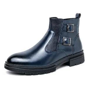 bottines homme bleues a double boucle vue de trois quarts sur fond blanc 45291
