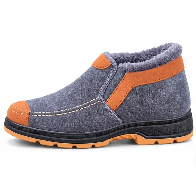 bottines homme grises fourrees style mocassin vue de profil sur fond blanc 45462
