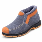 bottines homme grises fourrees style mocassin vue de trois quarts sur fond blanc 45462