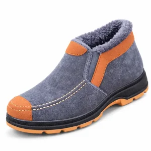 bottines homme grises fourrees style mocassin vue de trois quarts sur fond blanc 45462