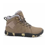 bottines homme kaki taupe fourrees a lacets sur fond blanc