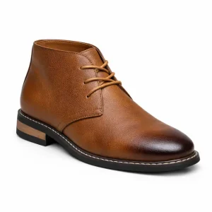 bottines homme marron a lacets et bout fonce vue de trois quarts sur fond blanc 45425