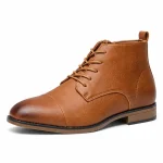 bottines homme marron a lacets et bout patine vue de trois quarts sur fond blanc 45431