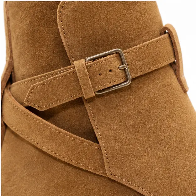 bottines homme marron clair a bride croisee detail des brides croisees et de la boucle 45296