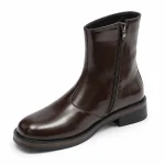 bottines homme marron fonce a zip et tige haute vue de trois quarts sur fond blanc 45429