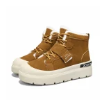 bottines homme marron fourrees a semelle epaisse sur fond blanc