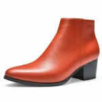 bottines homme marron fourrees a talon et zip vue de trois quarts sur fond blanc 45325