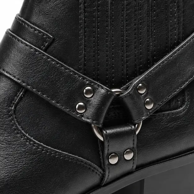 bottines homme noires a brides et anneau lateral detail des brides et de lanneau 45428