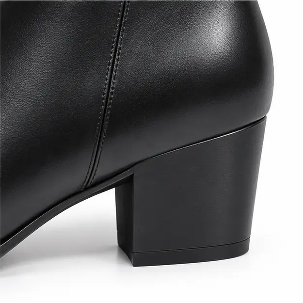 bottines homme noires a talon et zip detail du talon et de la couture laterale 45326