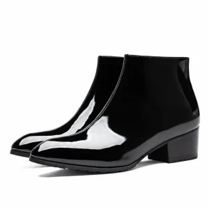 bottines homme noires brillantes a talon carre vue de trois quarts sur fond blanc 45412