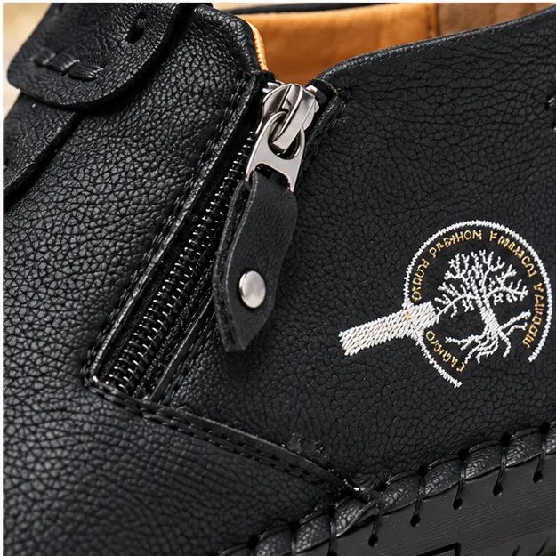 bottines homme noires fourrees a zip style mocassin detail du zip et des coutures apparentes 45345