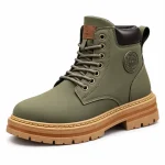 bottines homme vertes a lacets et doublure coton vue de trois quarts sur fond blanc 45306