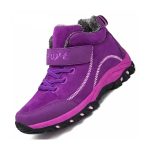 bottines homme violettes fourrees a lacets et scratch sur fond blanc