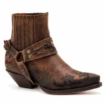 bottines western homme marron a boucle vue de trois quarts sur fond blanc 45406