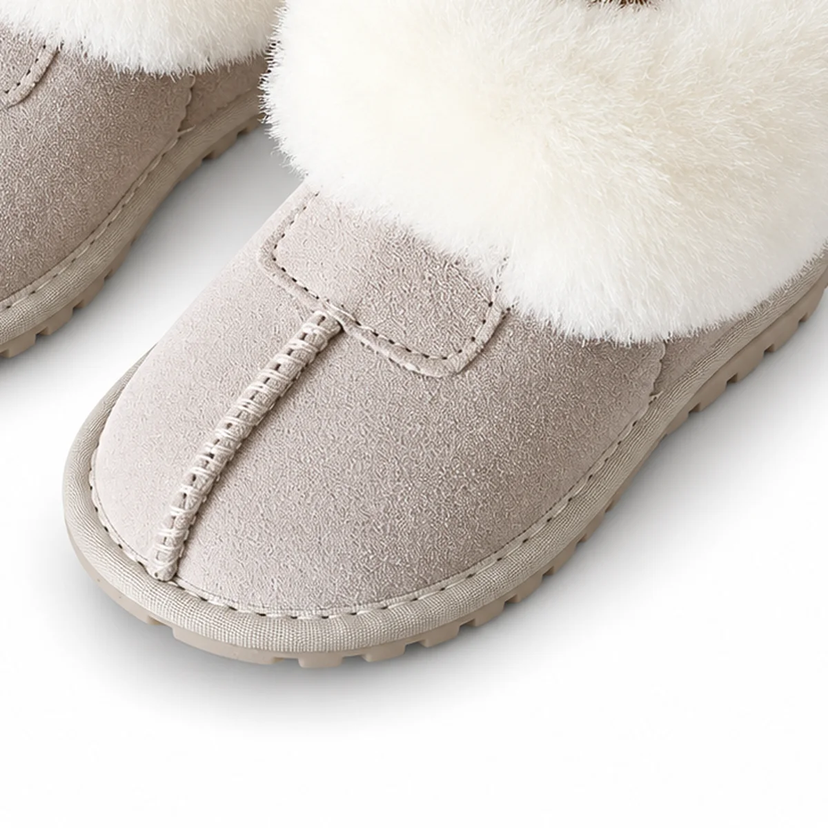 detail du bout et de la semelle des bottines enfant sable fourrees a revers