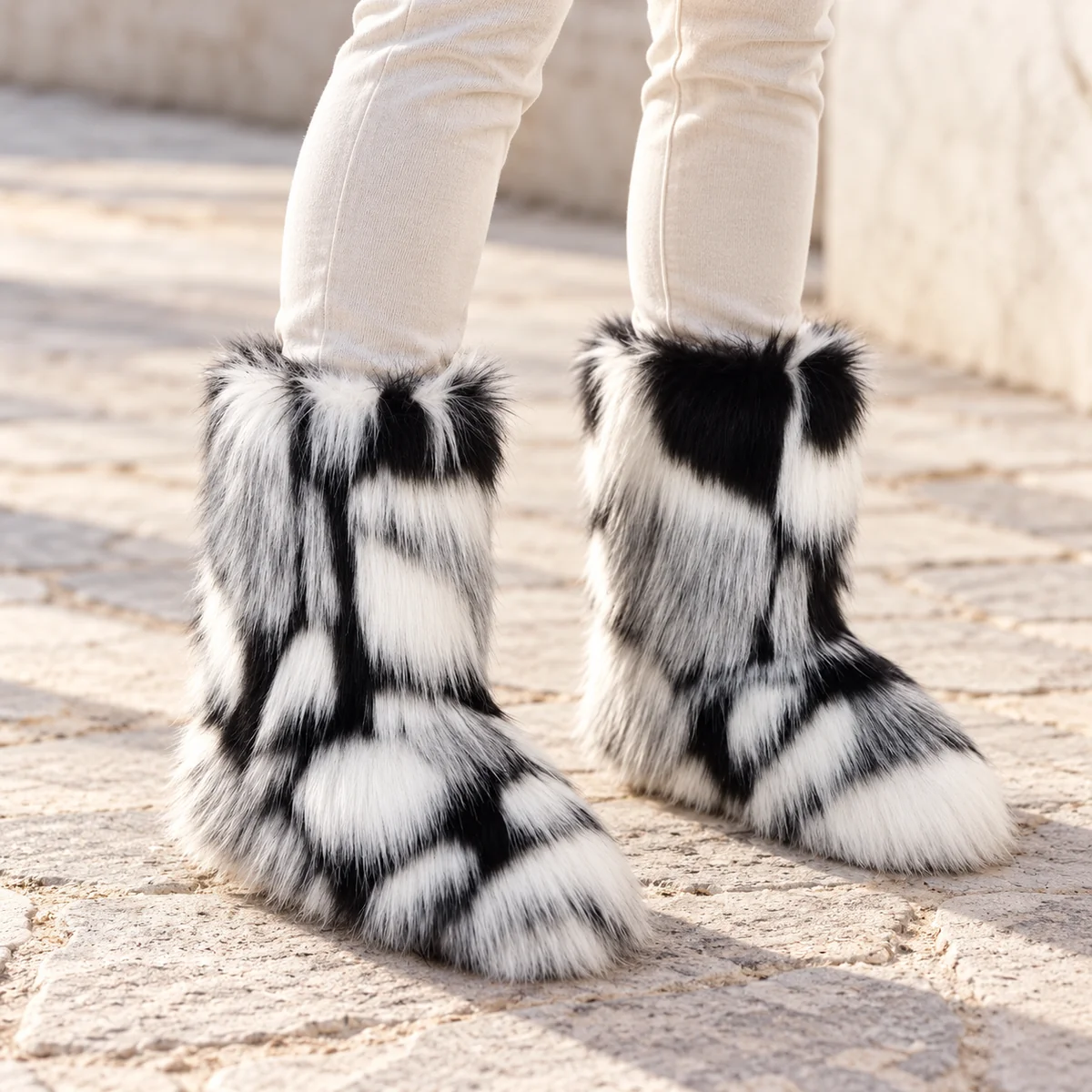 44212 16a bottes femme blanches et noires a effe porte