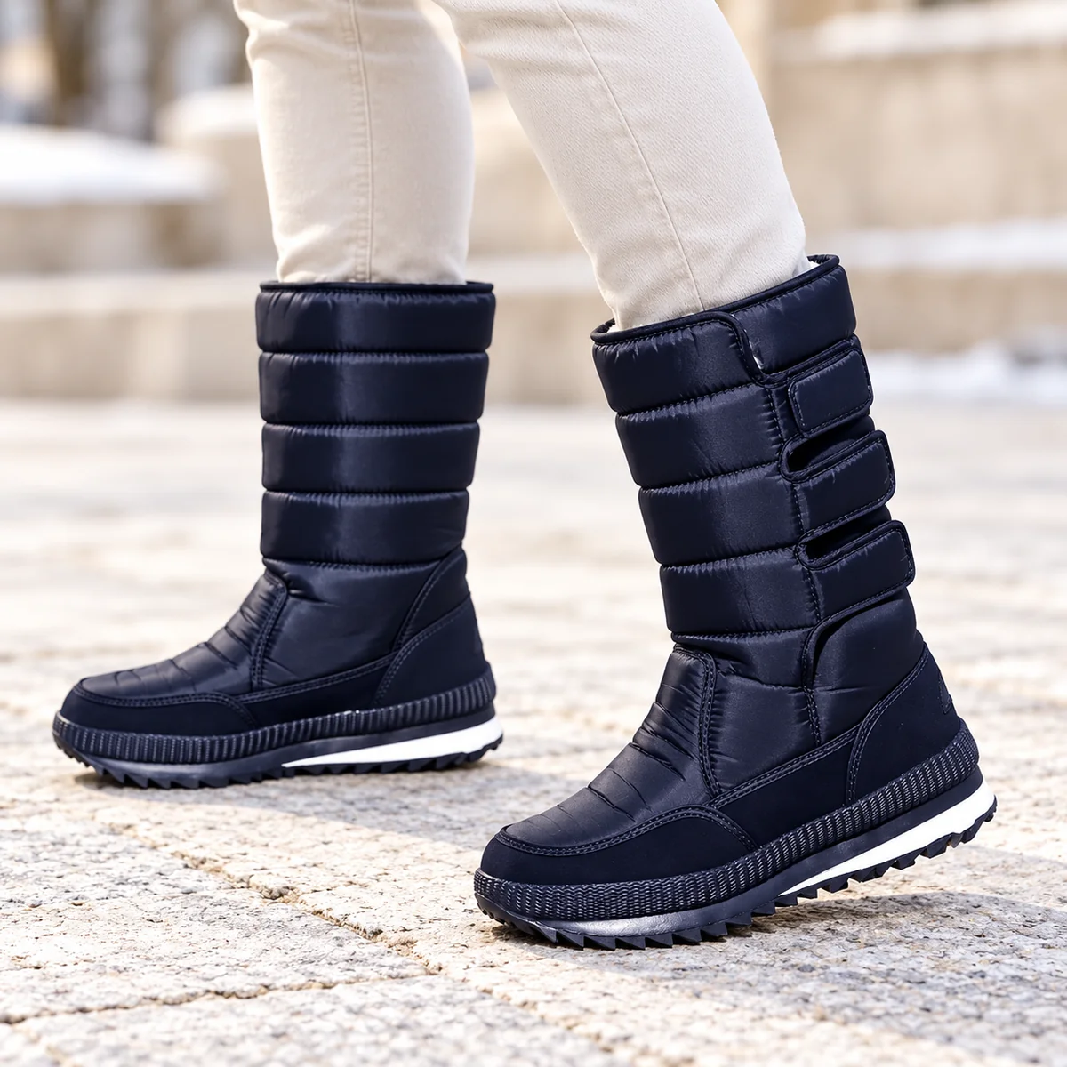 44229 16b bottes femme bleu fonce matelassees a porte