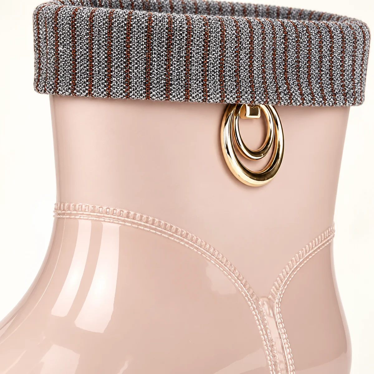 44324 15b bottes de pluie femme beiges a anneau detail