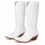 Bottes cowboy femme blanches avec broderies discrètes élégantes