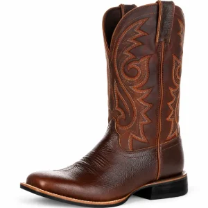 Bottes cowboy homme marron brodées mi-mollet, vue de trois quarts sur fond blanc