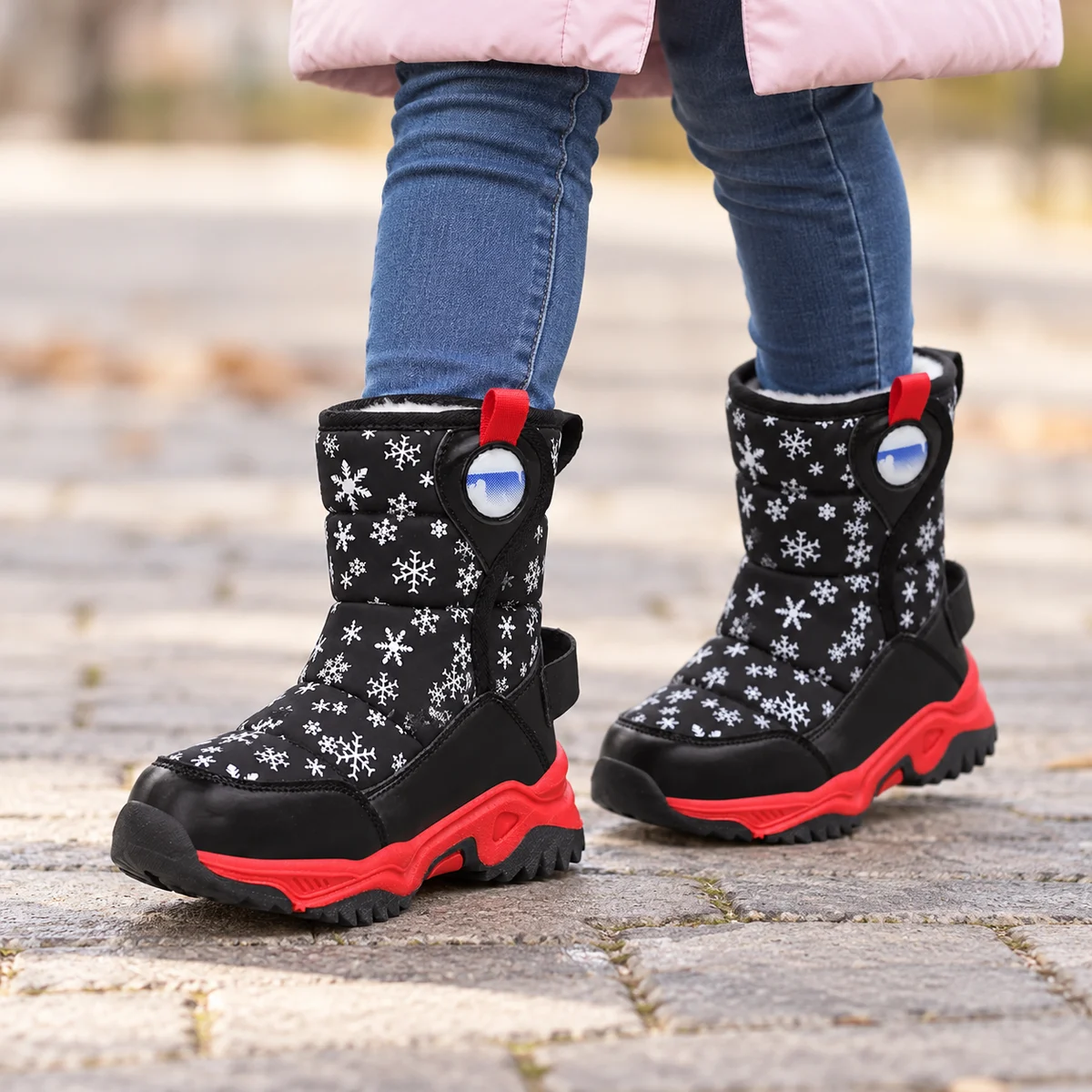 Chaudes bottes de neige roses et rouges pour fille élégante