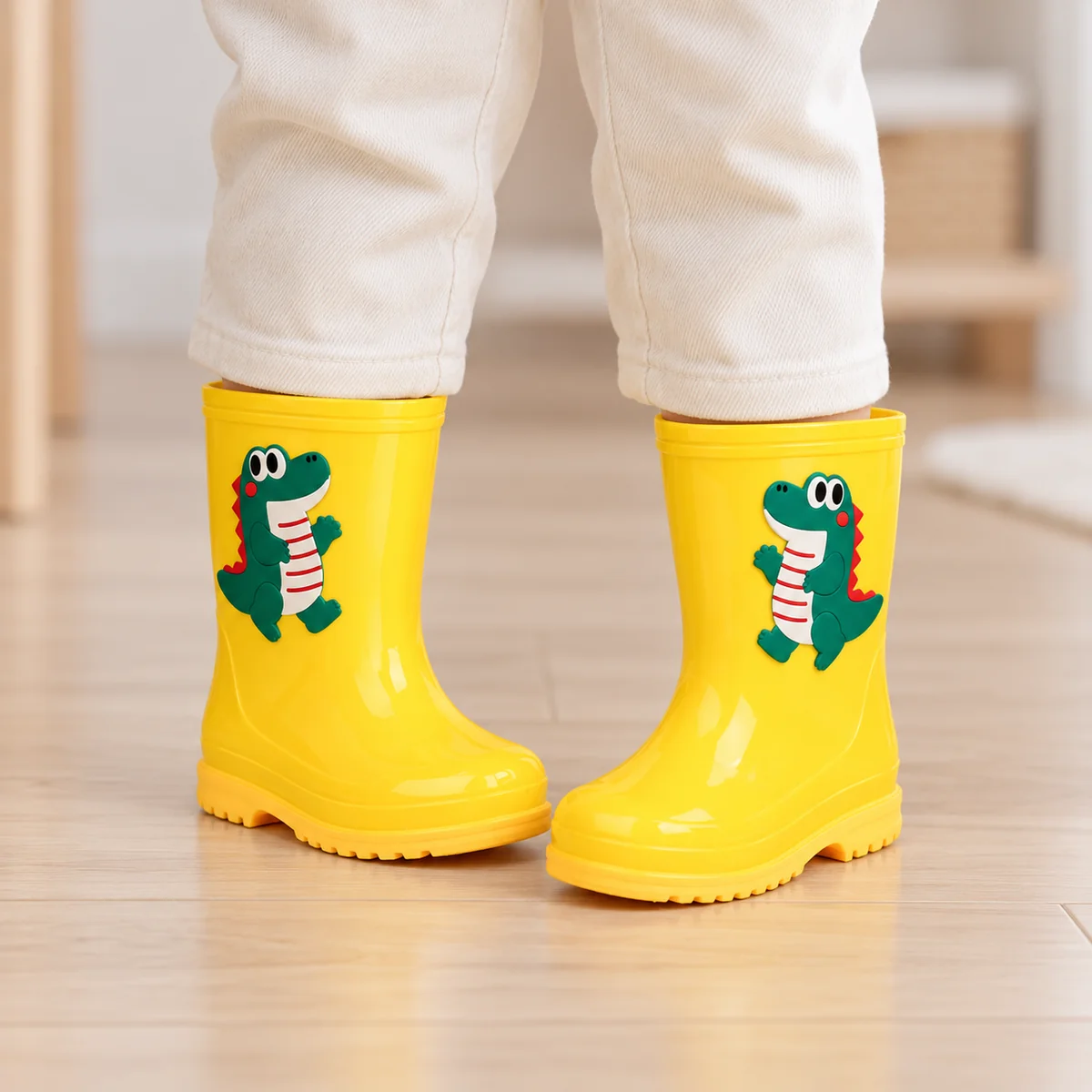 bottes de pluie enfant jaunes a animau 44403 13a porte