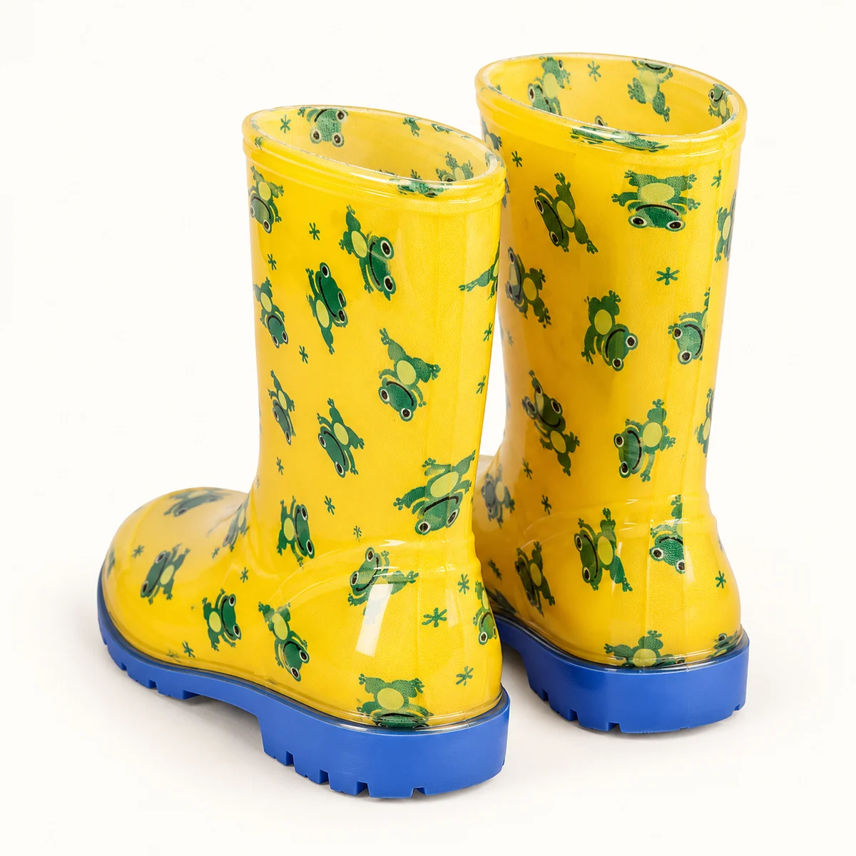Autre vue de bottes de pluie jaunes à grenouilles vertes