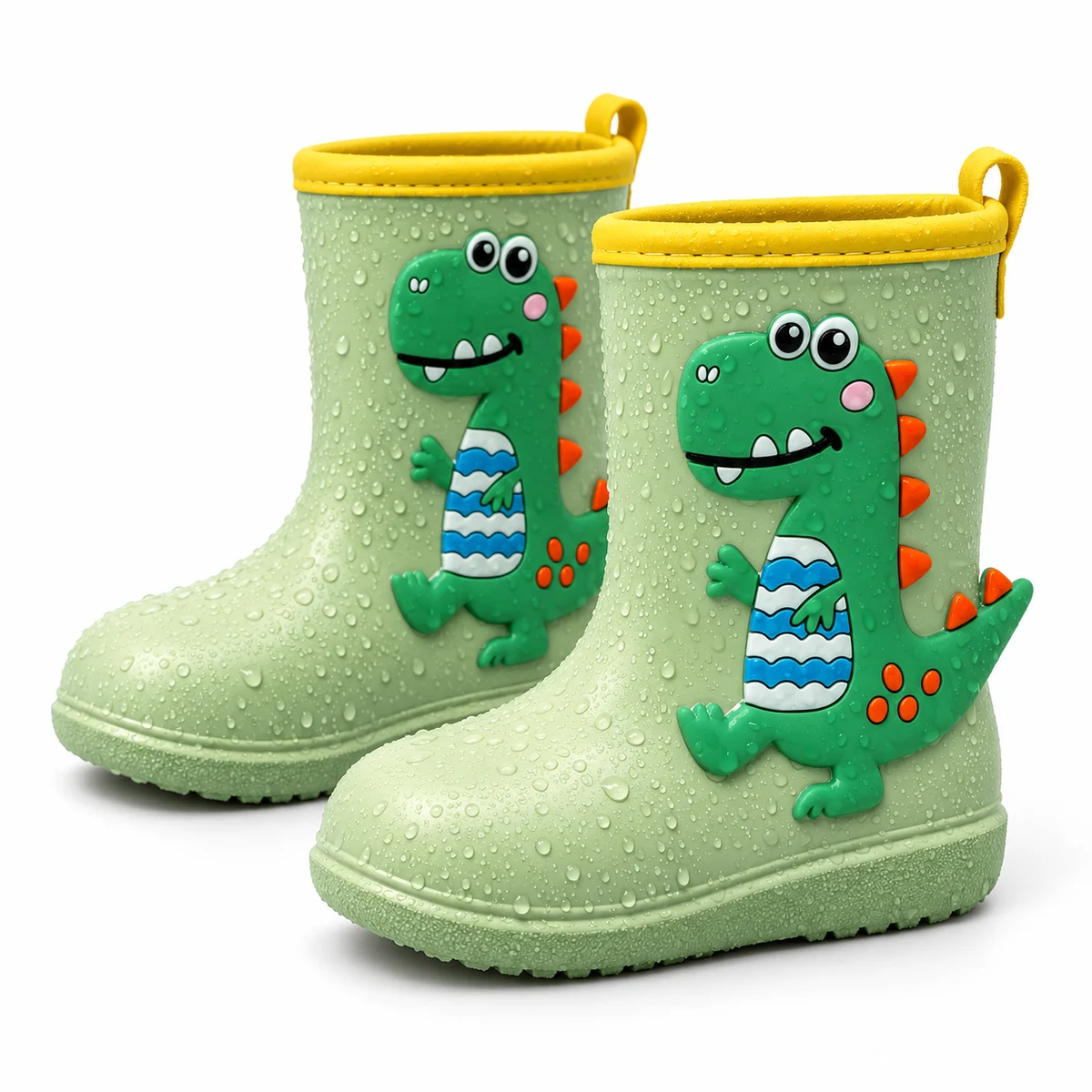 Bottes de pluie vertes à dinosaure en relief présentées sur fond blanc.