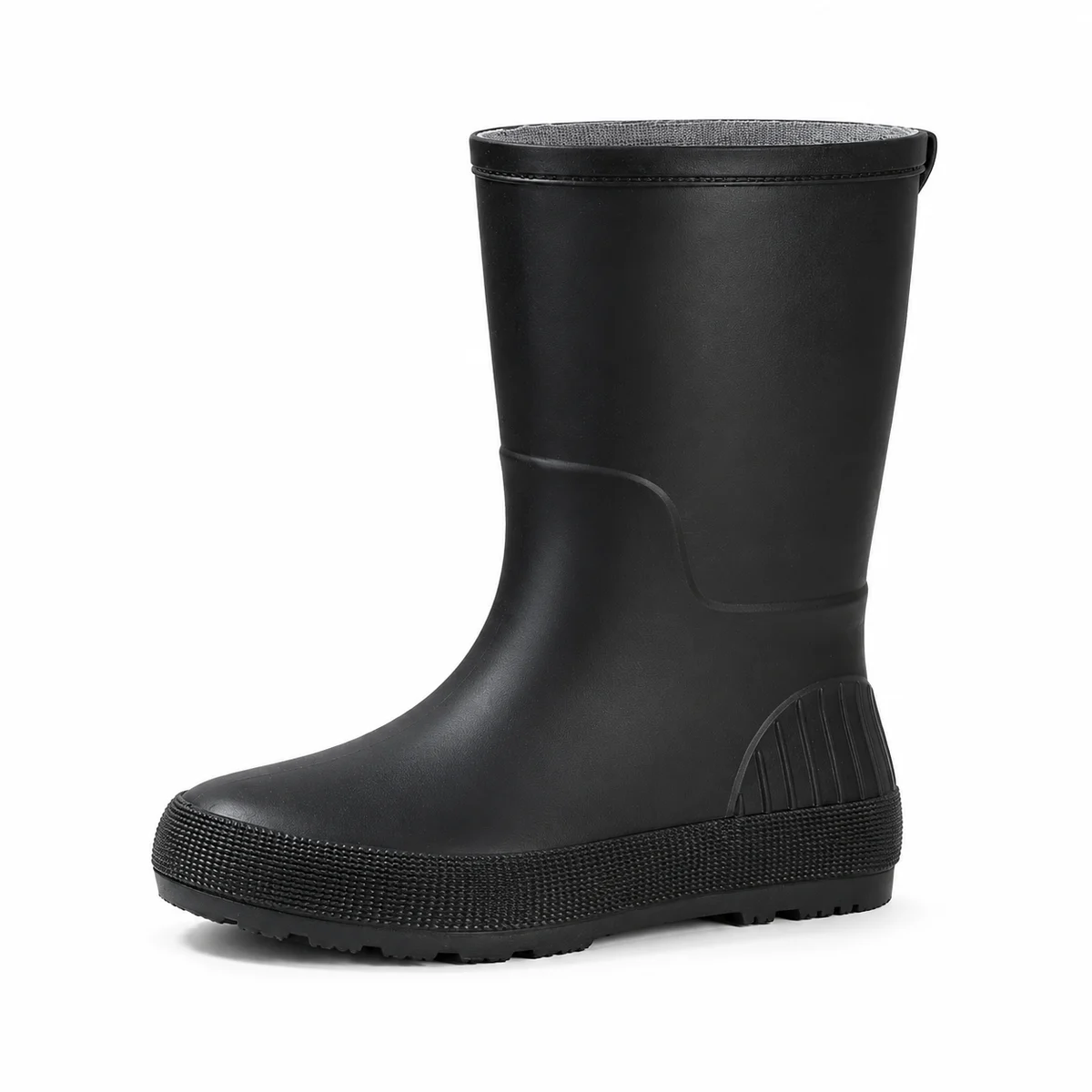 Bottes de pluie noires à col simple et tige mate vues de profil sur fond blanc.