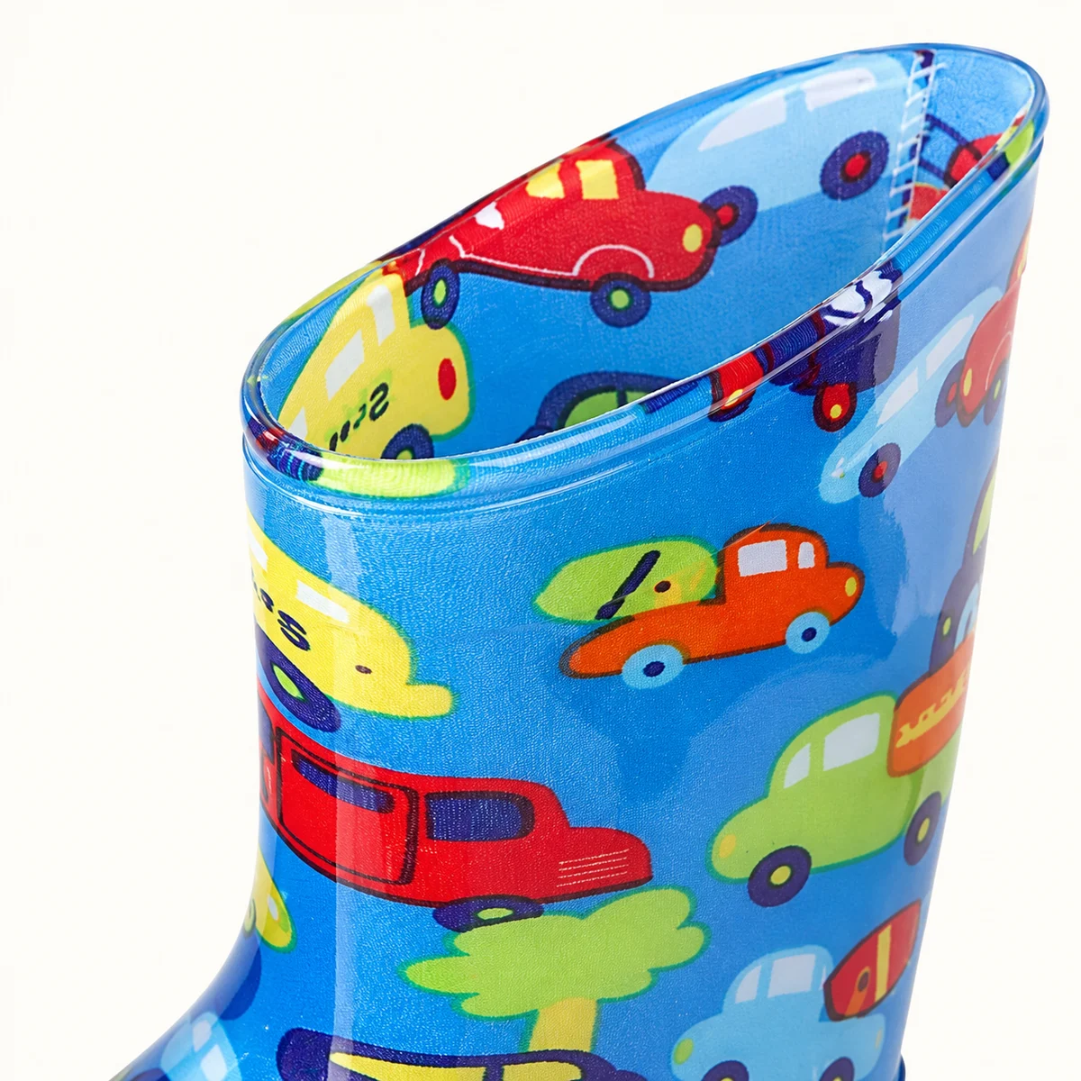 Détail de bottes de pluie bleues à véhicules colorés