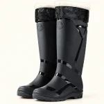 Paire de bottes de pluie noires fourrées à col texturé