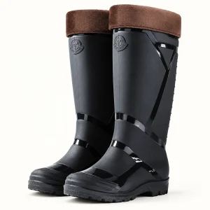 Paire de bottes de pluie noires fourrées à revers marron et bandes obliques