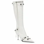Bottes femme blanches à rivets et talon aiguille élégantes