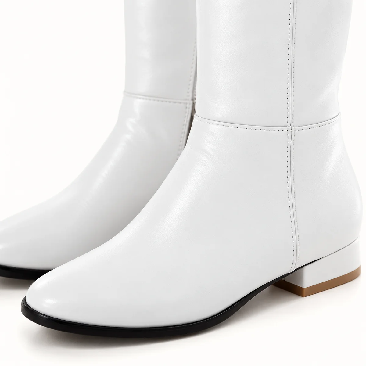 bottes femme blanches fourrees a talon 44598 10a detail