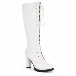 Bottes femme blanches hautes à lacets style punk, vue de trois quarts sur fond blanc