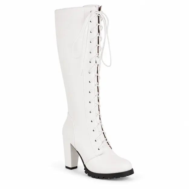 Bottes femme blanches hautes à lacets style punk, vue de trois quarts sur fond blanc