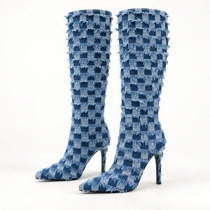 Bottes pour femme bleues en effet denim à damier avec talon fin élégantes