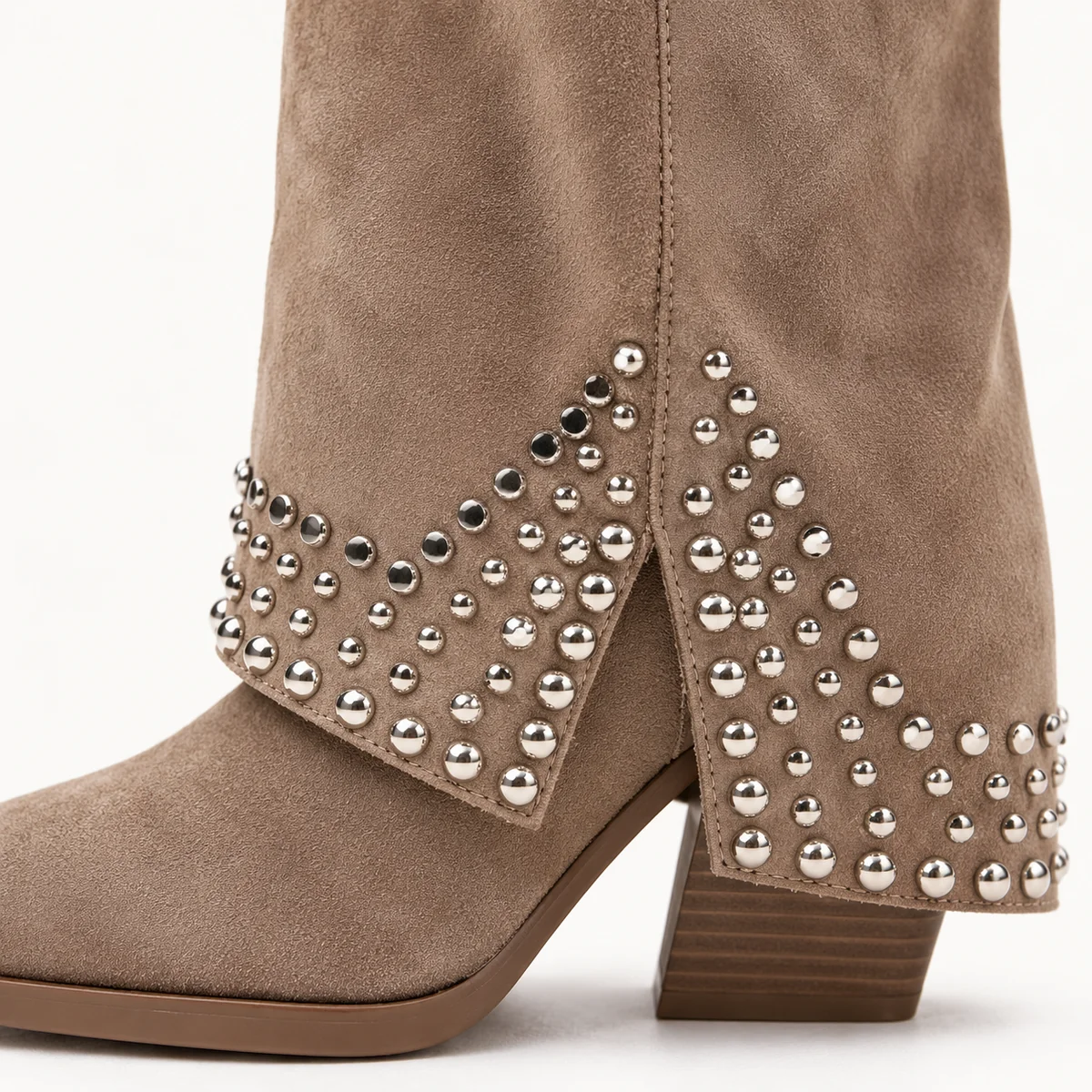 bottes femme camel a rivets et boucles 44597 10a detail