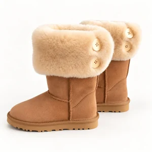 Bottes femme fourrées à revers et boutons latéraux en cuir brun
