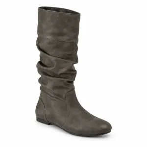 Bottes femme gris foncé plissées à enfiler, vue de trois quarts sur fond blanc