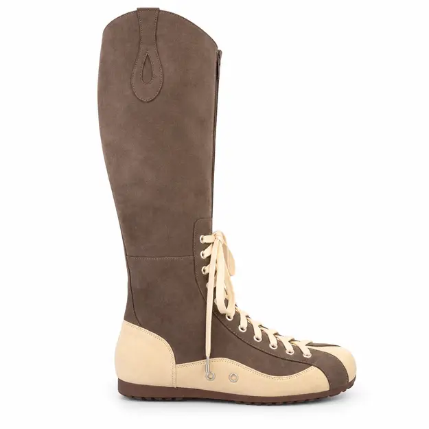 Bottes femme marron à lacets contrastants et zip, détail des lacets et des empiècements contrastants