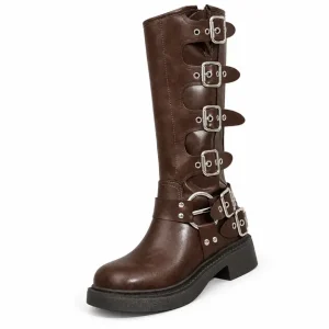 Bottes femme marron à plateforme style punk, vue de trois quarts sur fond blanc