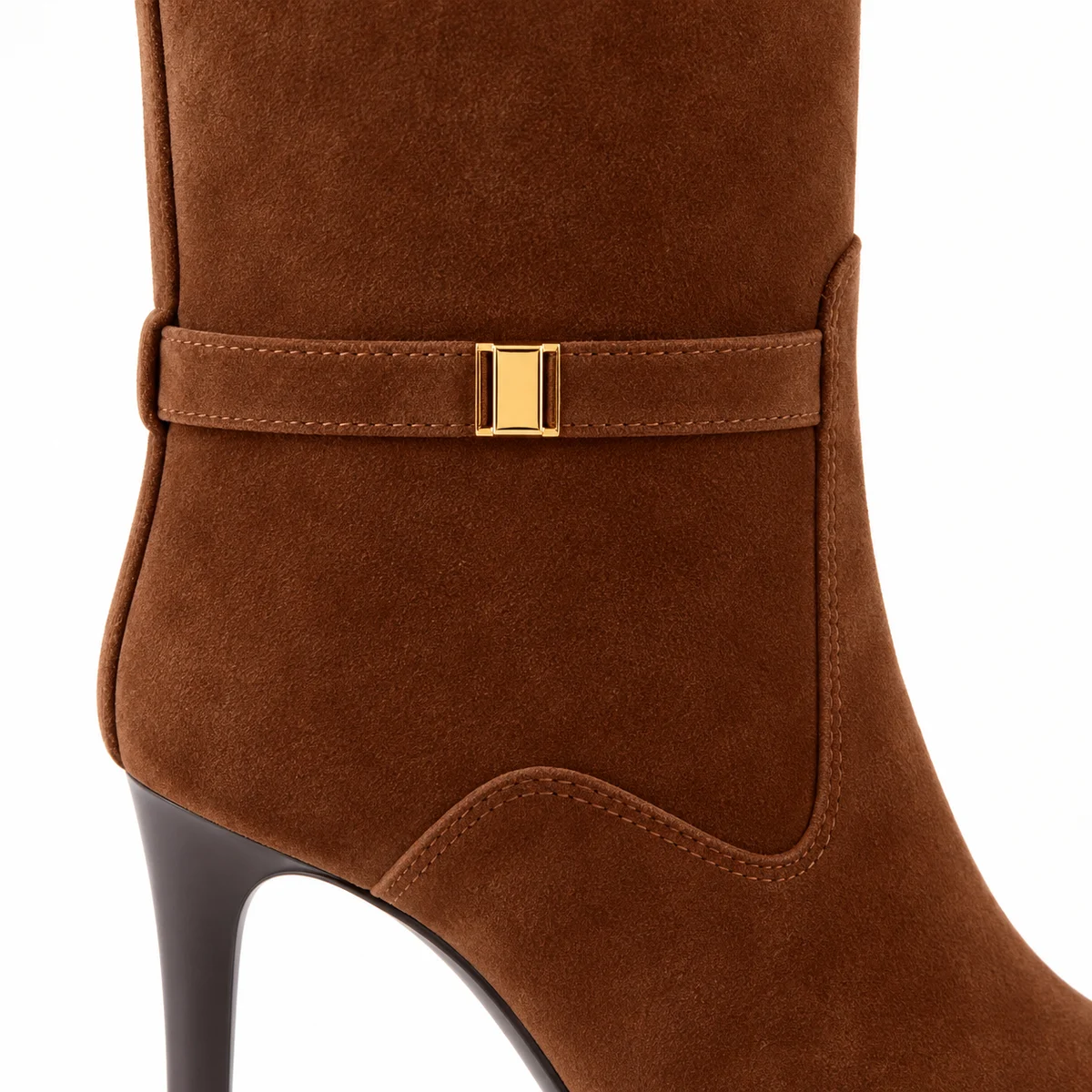 Vue latérale de bottes femme marron acajou avec finition veloutée et talon fin